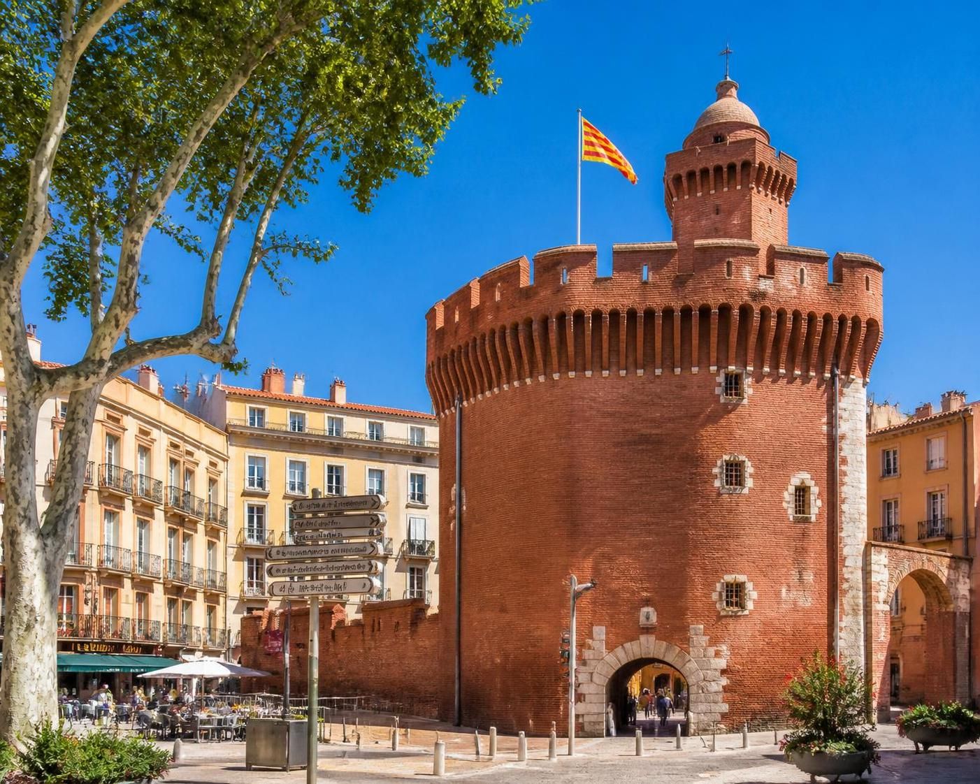 découvrez les activités incontournables à perpignan pour profiter pleinement de votre séjour : culture, gastronomie, nature et loisirs vous attendent dans cette ville charmante.