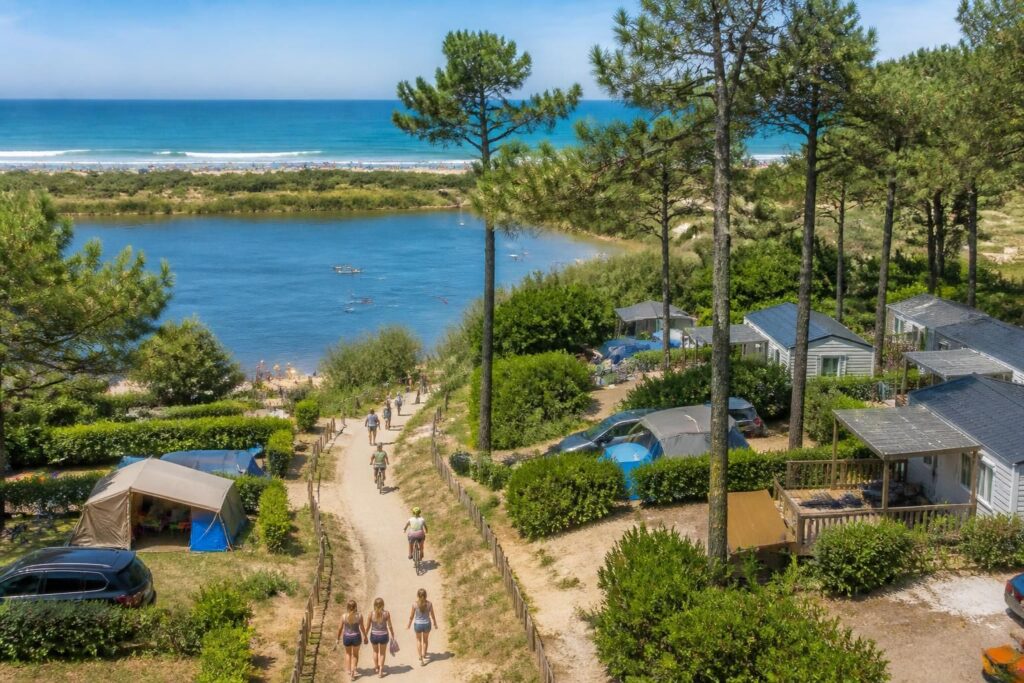 découvrez le camping marvilla parks biscarrosse, un havre de nature idéalement situé entre lac et océan, parfait pour des vacances mémorables en famille ou entre amis.
