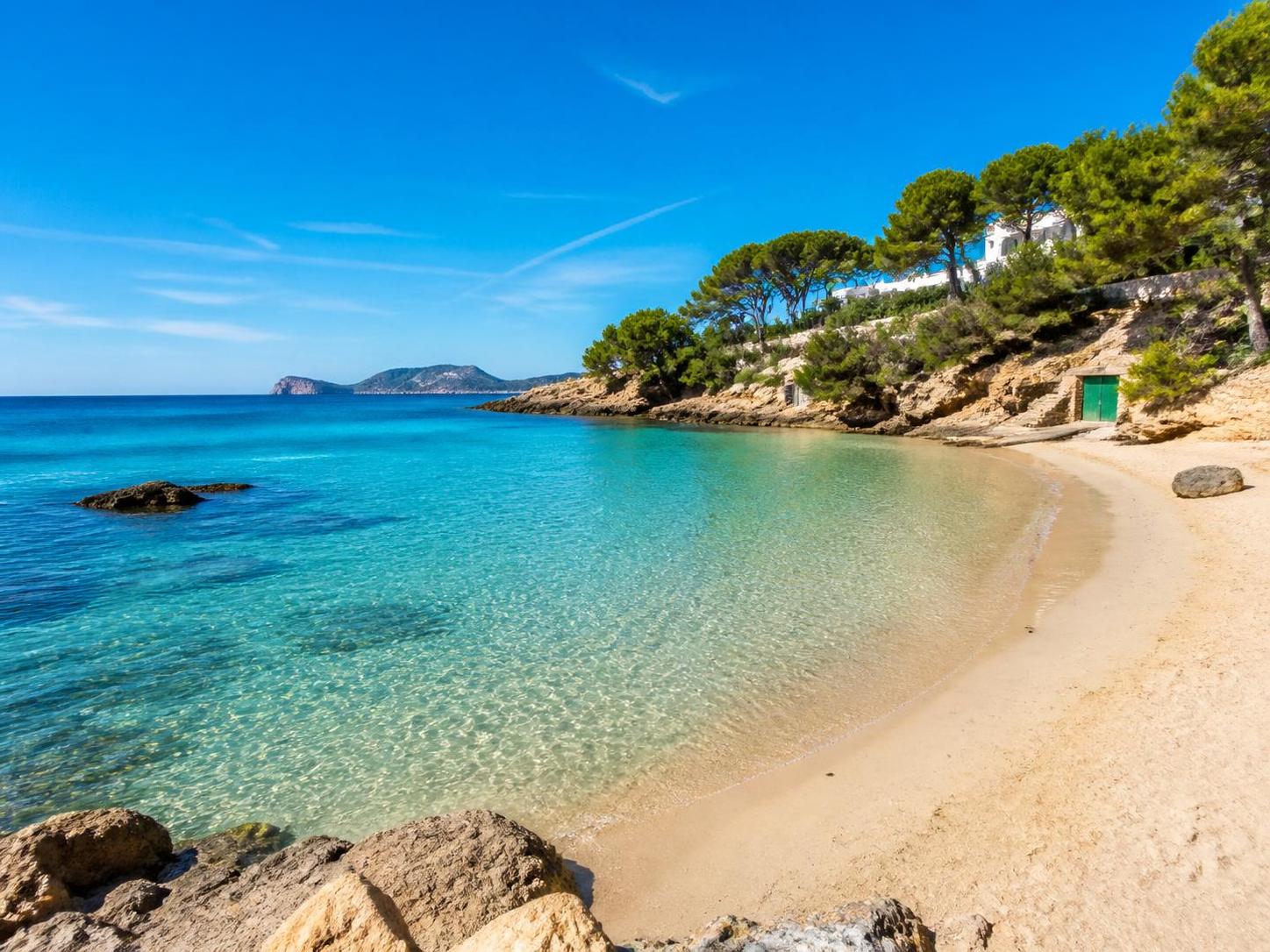 découvrez les meilleures destinations pour partir en octobre et profiter de voyages sans foule, avec des conseils pour choisir des lieux calmes et agréables en cette saison.