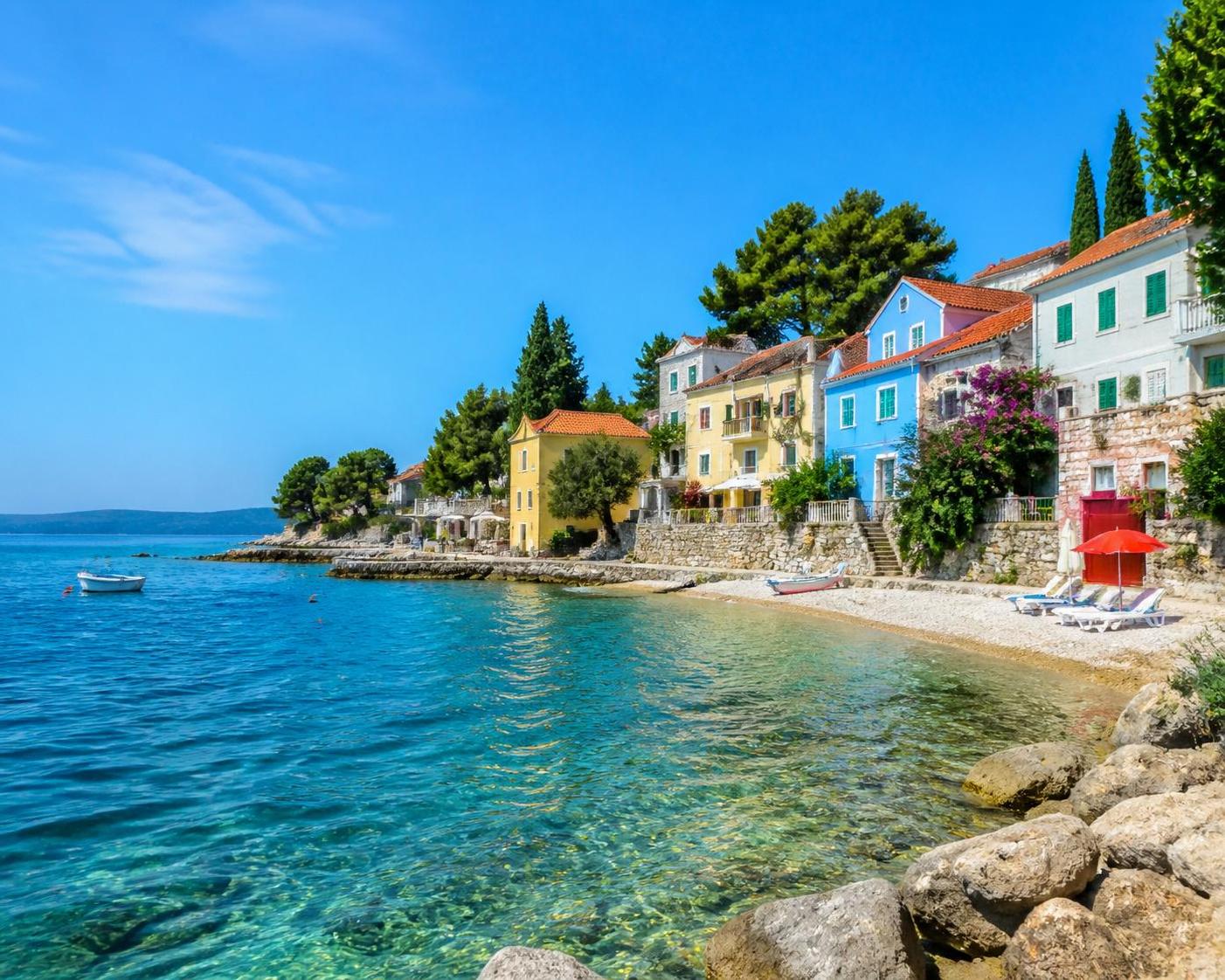 découvrez nos astuces pour partir pas cher en août et réussir votre voyage économique tout en profitant pleinement de vos vacances.